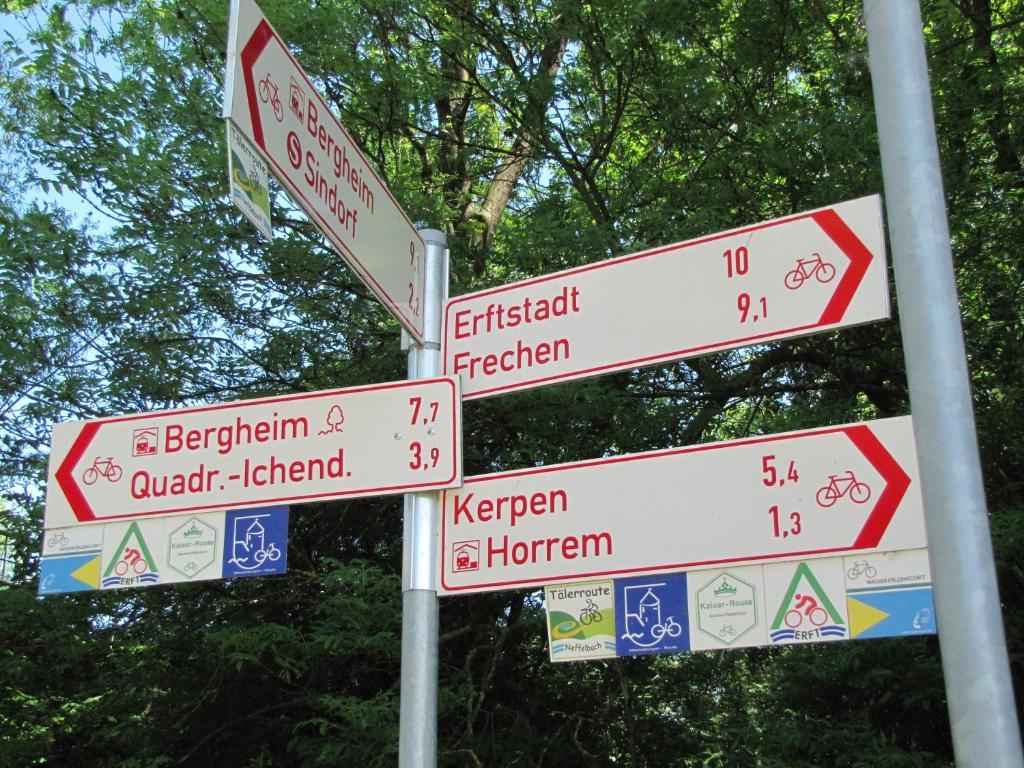 Hotel Am Weyerhof Kerpen  Kültér fotó